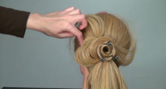 Видео прически - Вечерняя прическа: Роза. Цветок из волос. Hair made rose 
