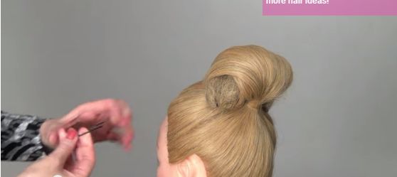 Видео прически - Прическа "Бабетта" с розой, цветок из волос. Hair made rose. 